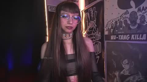 Snapshot of elle_uwu chatting on 15, 1, 2026 follow me on instagram . online show from 15, 1, 2026