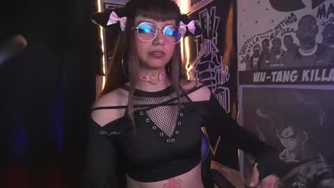 Snapshot of elle_uwu chatting on 16, 1, 2026 follow me on instagram . online show from 16, 1, 2026