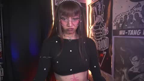 Snapshot of elle_uwu chatting on 3, 2, 2026 follow me on instagram . online show from 3, 2, 2026