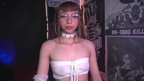 Snapshot of elle_uwu chatting on 27, 2, 2026 follow me on instagram . online show from 27, 2, 2026