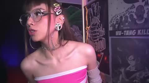 Snapshot of elle_uwu chatting on 17, 3, 2026 follow me on instagram . online show from 17, 3, 2026