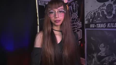 Snapshot of elle_uwu chatting on 18, 3, 2026 follow me on instagram . online show from 18, 3, 2026