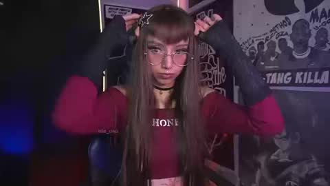 Snapshot of elle_uwu chatting on 20, 3, 2026 follow me on instagram . online show from 20, 3, 2026