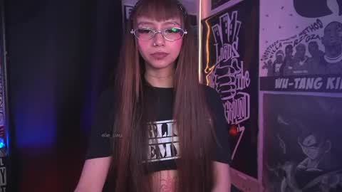 Snapshot of elle_uwu chatting on 4, 4, 2026 follow me on instagram . online show from 4, 4, 2026