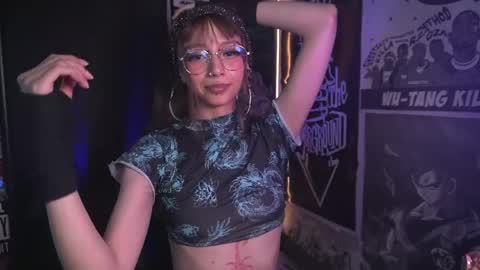 Snapshot of elle_uwu chatting on 8, 4, 2026 follow me on instagram . online show from 8, 4, 2026