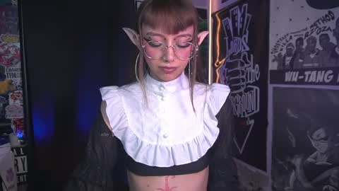 Snapshot of elle_uwu chatting on 12, 4, 2026 follow me on instagram . online show from 12, 4, 2026