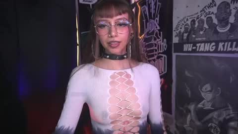 Snapshot of elle_uwu chatting on 15, 4, 2026 follow me on instagram . online show from 15, 4, 2026