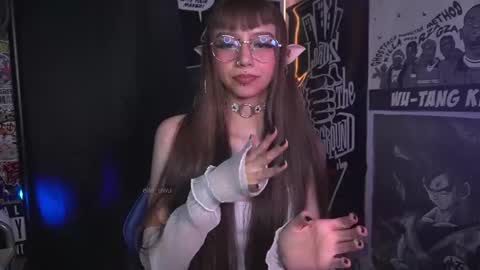 Snapshot of elle_uwu chatting on 21, 4, 2026 follow me on instagram . online show from 21, 4, 2026