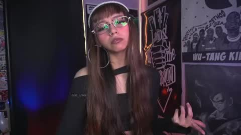 Snapshot of elle_uwu chatting on 2, 5, 2026 follow me on instagram . online show from 2, 5, 2026