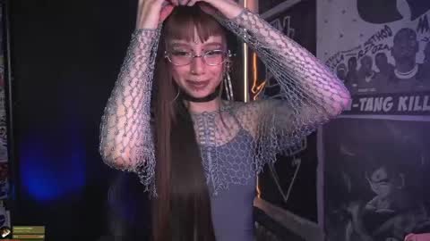 Snapshot of elle_uwu chatting on 13, 5, 2026 follow me on instagram . online show from 13, 5, 2026