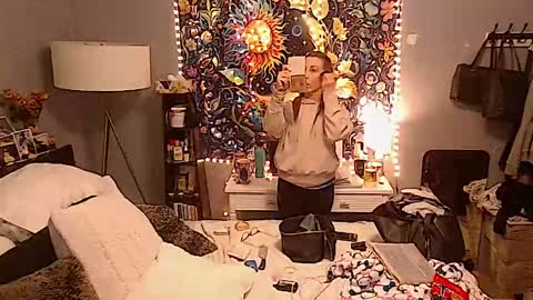 Lizzy Kay Petite online show from 8, 2, 2025