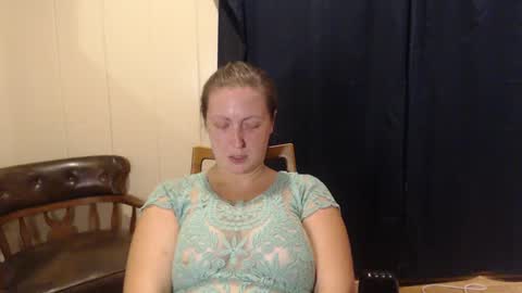 elle online show from 12, 9, 2025