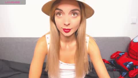 Snapshot of ellen_flow chatting on 13, 12, 2024 ellen_flow online show from 13, 12, 2024