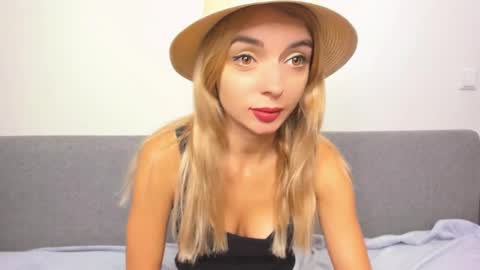 Snapshot of ellen_flow chatting on 14, 2, 2025 ellen_flow online show from 14, 2, 2025