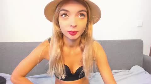 Snapshot of ellen_flow chatting on 15, 2, 2025 ellen_flow online show from 15, 2, 2025