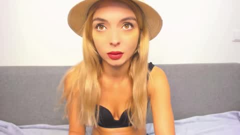 Snapshot of ellen_flow chatting on 15, 2, 2025 ellen_flow online show from 15, 2, 2025