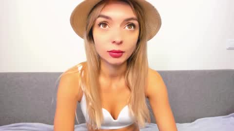 Snapshot of ellen_flow chatting on 21, 2, 2025 ellen_flow online show from 21, 2, 2025