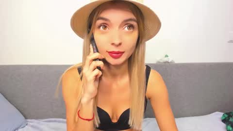 Snapshot of ellen_flow chatting on 21, 2, 2025 ellen_flow online show from 21, 2, 2025