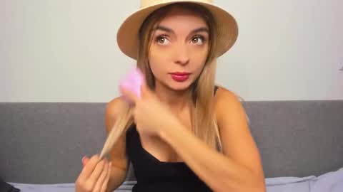 Snapshot of ellen_flow chatting on 23, 2, 2025 ellen_flow online show from 23, 2, 2025