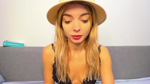 Snapshot of ellen_flow chatting on 5, 3, 2025 ellen_flow online show from 5, 3, 2025