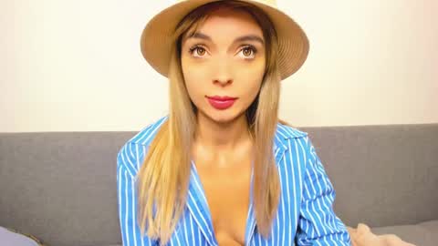 Snapshot of ellen_flow chatting on 10, 3, 2025 ellen_flow online show from 10, 3, 2025