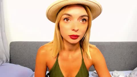 Snapshot of ellen_flow chatting on 16, 9, 2025 ellen_flow online show from 16, 9, 2025