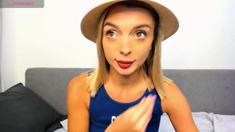 Snapshot of ellen_flow chatting on 22, 9, 2025 ellen_flow online show from 22, 9, 2025