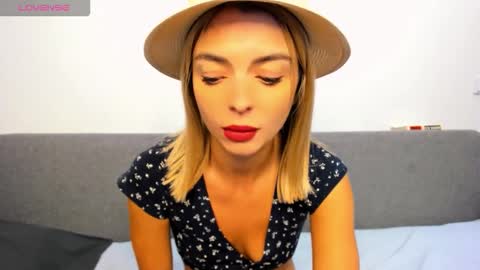 Snapshot of ellen_flow chatting on 25, 9, 2025 ellen_flow online show from 25, 9, 2025