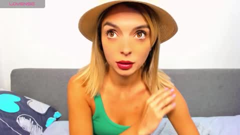 Snapshot of ellen_flow chatting on 27, 9, 2025 ellen_flow online show from 27, 9, 2025