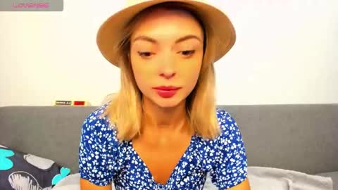 Snapshot of ellen_flow chatting on 4, 10, 2025 ellen_flow online show from 4, 10, 2025