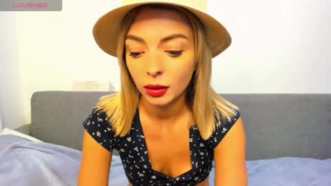 Snapshot of ellen_flow chatting on 8, 10, 2025 ellen_flow online show from 8, 10, 2025