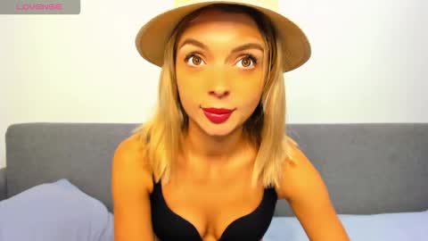 Snapshot of ellen_flow chatting on 16, 10, 2025 ellen_flow online show from 16, 10, 2025