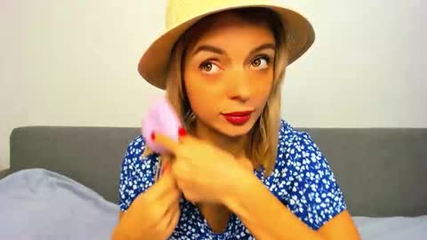 Snapshot of ellen_flow chatting on 17, 10, 2025 ellen_flow online show from 17, 10, 2025