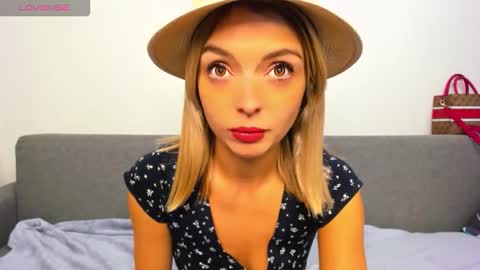 Snapshot of ellen_flow chatting on 19, 10, 2025 ellen_flow online show from 19, 10, 2025