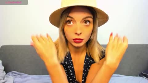 Snapshot of ellen_flow chatting on 20, 10, 2025 ellen_flow online show from 20, 10, 2025