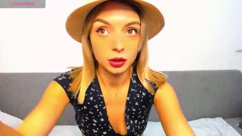 Snapshot of ellen_flow chatting on 23, 10, 2025 ellen_flow online show from 23, 10, 2025