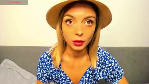 Snapshot of ellen_flow chatting on 25, 10, 2025 ellen_flow online show from 25, 10, 2025