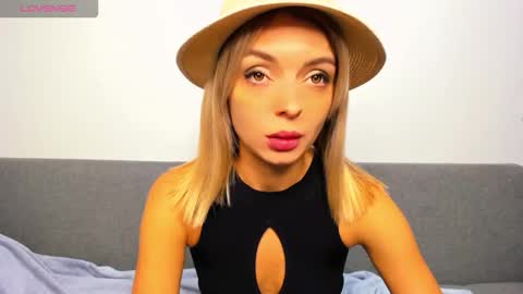 Snapshot of ellen_flow chatting on 26, 10, 2025 ellen_flow online show from 26, 10, 2025