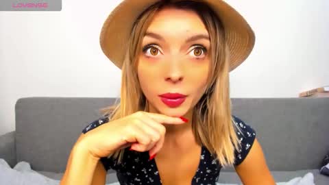 Snapshot of ellen_flow chatting on 28, 10, 2025 ellen_flow online show from 28, 10, 2025