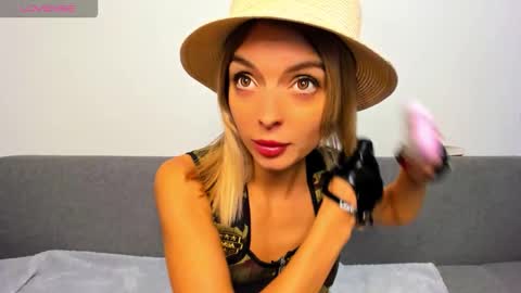 Snapshot of ellen_flow chatting on 30, 10, 2025 ellen_flow online show from 30, 10, 2025