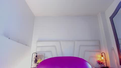  Ellie   online show from 28, 1, 2025