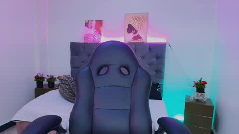  Ellie   online show from 24, 9, 2025