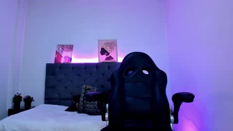  Ellie   online show from 15, 10, 2025