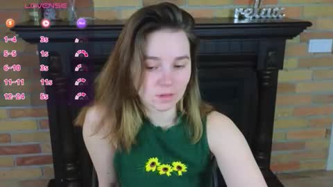 Snapshot of ellie_babyy chatting on 6, 5, 2026 Ellie online show from 6, 5, 2026