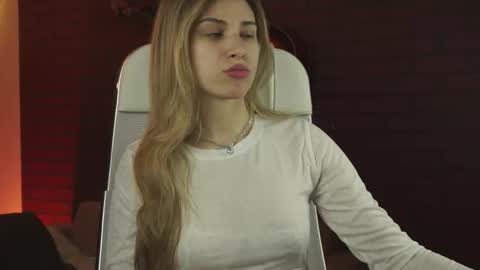 Snapshot of elliecutes chatting on 29, 9, 2025 elliecutes online show from 29, 9, 2025