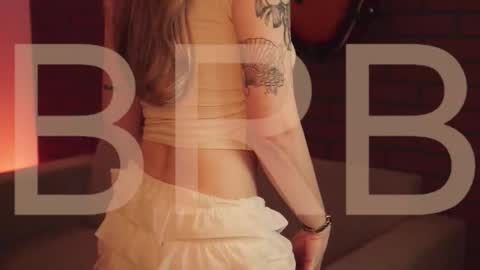 Snapshot of elliecutes chatting on 14, 10, 2025 elliecutes online show from 14, 10, 2025