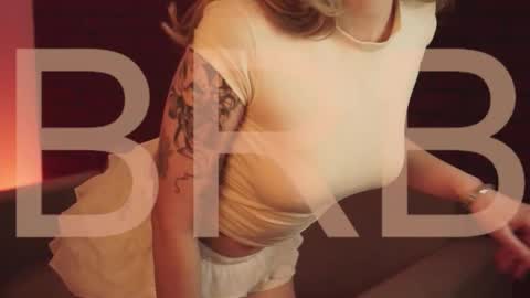 Snapshot of elliecutes chatting on 19, 10, 2025 elliecutes online show from 19, 10, 2025