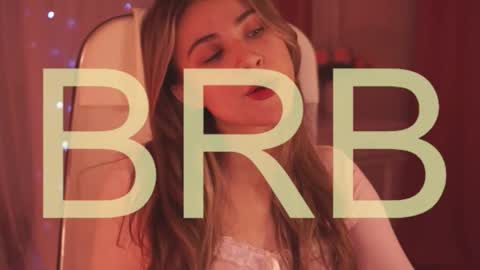 Snapshot of elliecutes chatting on 26, 10, 2025 elliecutes online show from 26, 10, 2025