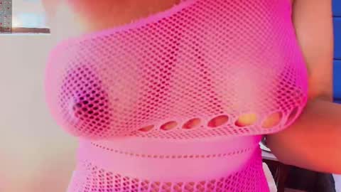 Snapshot of elliee_alves chatting on 15, 1, 2026 elliee_alves online show from 15, 1, 2026