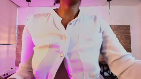 Snapshot of elliee_alves chatting on 18, 6, 2026 elliee_alves online show from 18, 6, 2026